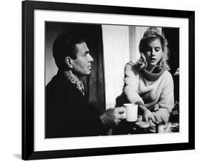 LOLITA, 1962 directed by STANLEY KUBRICK James Mason / Sue Lyon (b/w photo)-null-Framed Photo