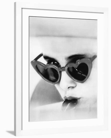 LOLITA, 1962 directed by STANLEY KUBRICK Sue lyon (b/w photo)-null-Framed Photo