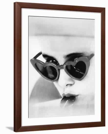 LOLITA, 1962 directed by STANLEY KUBRICK Sue lyon (b/w photo)-null-Framed Photo