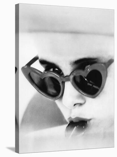 LOLITA, 1962 directed by STANLEY KUBRICK Sue lyon (b/w photo)-null-Stretched Canvas