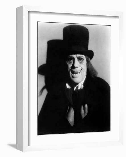 London After Midnight, Lon Chaney, Sr., 1927-null-Framed Photo