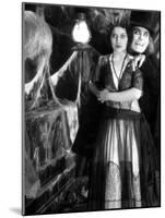 London After Midnight, Marceline Day, Lon Chaney Sr., 1927-null-Mounted Photo