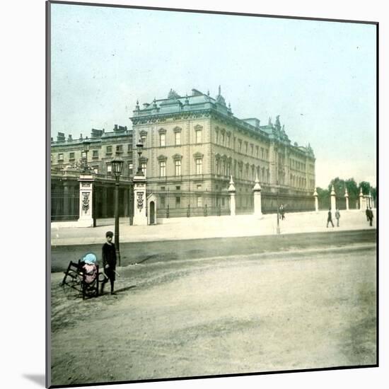 London (England), Buckingham Palace-Leon, Levy et Fils-Mounted Photographic Print