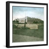 London (England), Hampton Court Palace-Leon, Levy et Fils-Framed Photographic Print