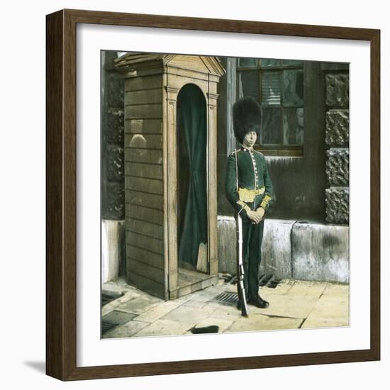 London (England), Soldier on Guard Duty in Front of Saint James Palace-Leon, Levy et Fils-Framed Photographic Print