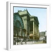 London (England), the Theater of Covent Garden-Leon, Levy et Fils-Framed Photographic Print