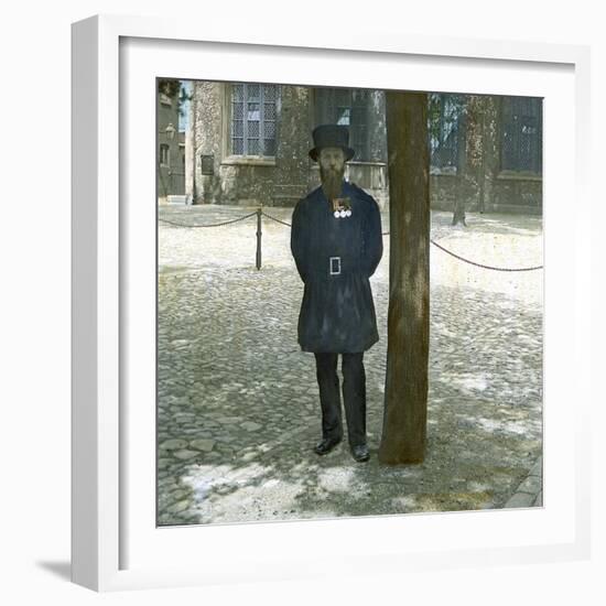 London (England), the Tower of London, a Guard (Beefeater)-Leon, Levy et Fils-Framed Photographic Print