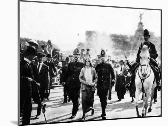 London: Suffragettes, 1914-null-Mounted Photographic Print