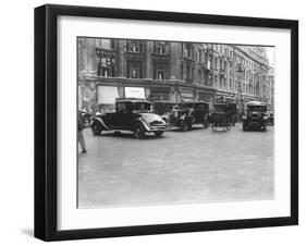 London Traffic 1930S-null-Framed Photographic Print