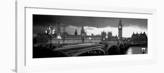 London-Jerry Driendl-Framed Photographic Print