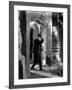 Londres apres minuit LONDON AFTER MIDNIGHT by TodBrowning with Lon Chaney, 1927 (b/w photo)-null-Framed Photo