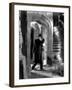 Londres apres minuit LONDON AFTER MIDNIGHT by TodBrowning with Lon Chaney, 1927 (b/w photo)-null-Framed Photo