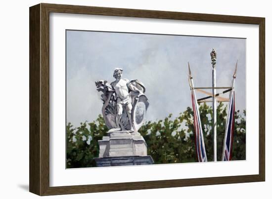 Looking..., Near Buckingham Palace, 2010-Cruz Jurado Traverso-Framed Giclee Print