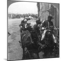 Lord and Lady Curzon at Christ Church, Simla, India, 1903-Underwood & Underwood-Mounted Giclee Print