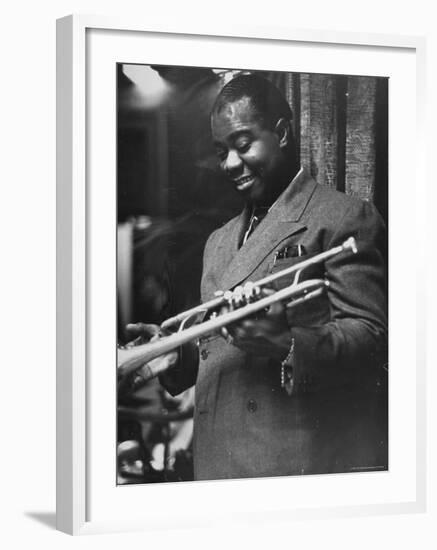 Louis Armstrong-Carl Mydans-Framed Premium Photographic Print