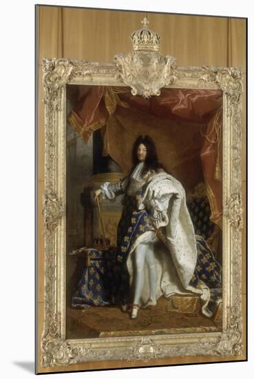 Louis XIV, roi de France, portrait en pied en costume royal-Hyacinthe Rigaud-Mounted Giclee Print