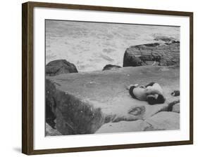 Lovers Enjoying an Argentine Beach Resort-Dmitri Kessel-Framed Photographic Print