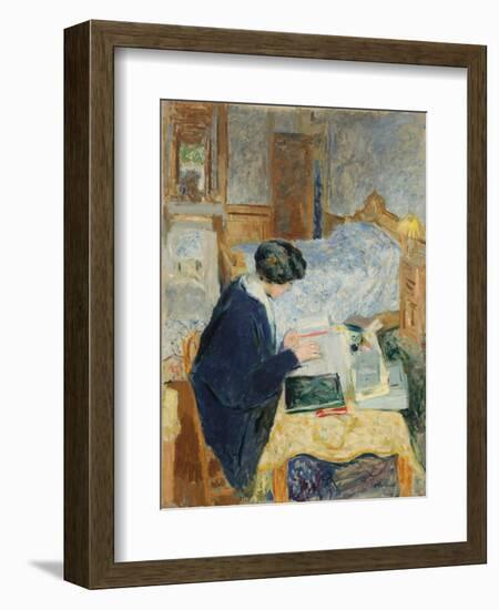 Lucy Hessel Reading (Lucy Hessel Lisan), 1913-Édouard Vuillard-Framed Giclee Print