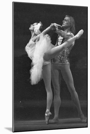 Ludmila Semenyaka and Alexander Godunov in the Ballet Swan Lake, 1970S-null-Mounted Giclee Print