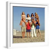 LUKE PERRY; TORI SPELLING; JASON PRIESTLEY; IAN ZIERING; JENNIE GARTH; BRIAN AUSTIN GREEN. "Beve...-null-Framed Photographic Print