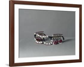 Lunettes perlées Iglasi-null-Framed Giclee Print
