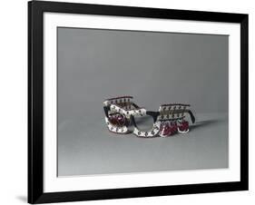 Lunettes perlées Iglasi-null-Framed Giclee Print