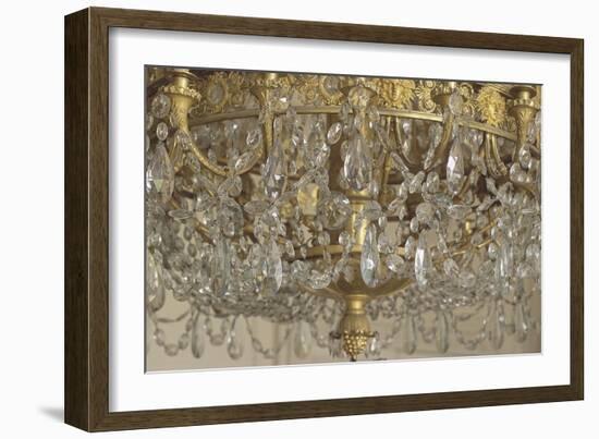 Lustre à trente-six lumières du salon de famille de l'Empereur au Grand Trianon.-null-Framed Giclee Print