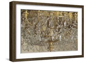 Lustre à trente-six lumières du salon de famille de l'Empereur au Grand Trianon.-null-Framed Giclee Print