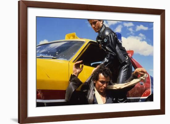 MAD MAX, 1979 directed by GEORGE MILLER Mel Gibson and Hugh Keays-Byrne (photo)-null-Framed Photo