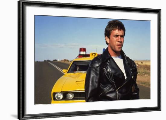 MAD MAX, 1979 directed by GEORGE MILLER Mel Gibson (photo)-null-Framed Photo