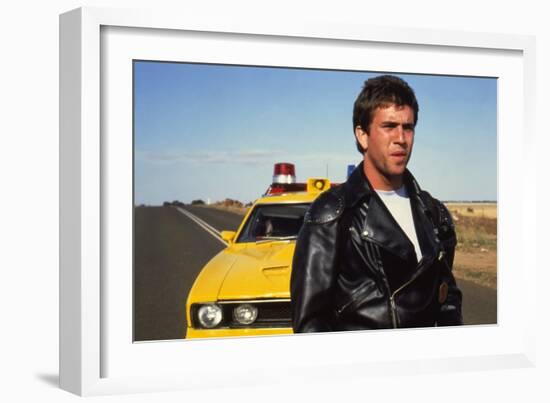 MAD MAX, 1979 directed by GEORGE MILLER Mel Gibson (photo)-null-Framed Photo