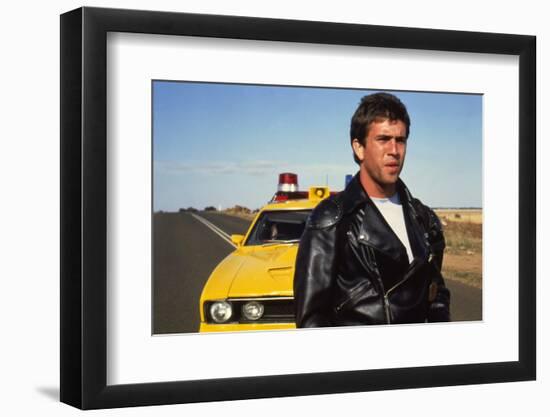 MAD MAX, 1979 directed by GEORGE MILLER Mel Gibson (photo)-null-Framed Photo