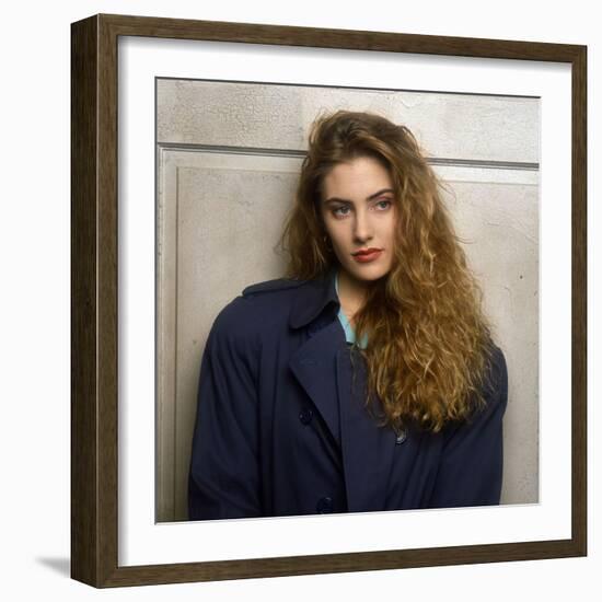 MADCHEN AMICK. "Twin Peaks" [1990], directed by DAVID LYNCH.-null-Framed Photographic Print