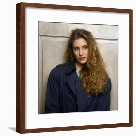 MADCHEN AMICK. "Twin Peaks" [1990], directed by DAVID LYNCH.-null-Framed Photographic Print