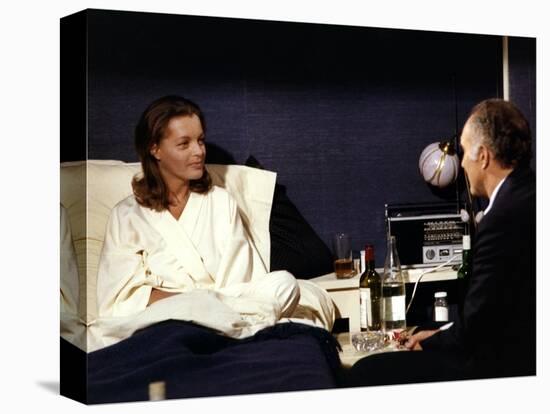 MADO, 1976 directed by CLAUDE SAUTET Romy Schneider and Michel Piccoli (photo)-null-Stretched Canvas