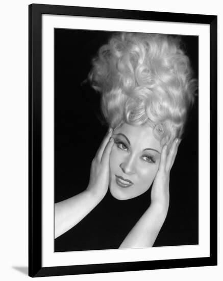 Mae West, 1932-null-Framed Photographic Print