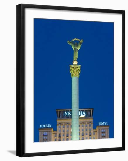 Maidan Maydan Nezalezhnosti Statue, Independence Square, Kiev, Ukraine-Gavin Hellier-Framed Photographic Print