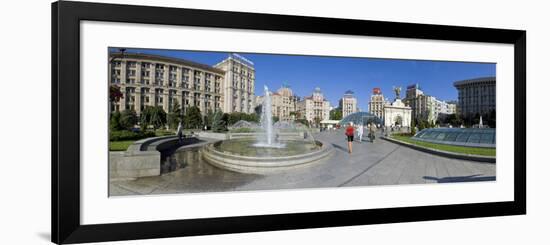 Maidan Nezalezhnosti, Kiev, Ukraine-Gavin Hellier-Framed Photographic Print