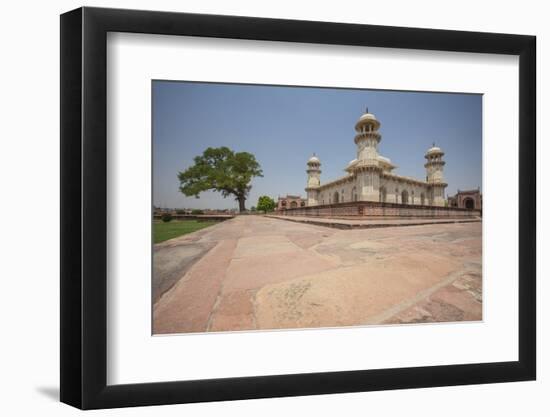 Main Building of the Funerary Complex Humayun's Tomb-Roberto Moiola-Framed Photographic Print