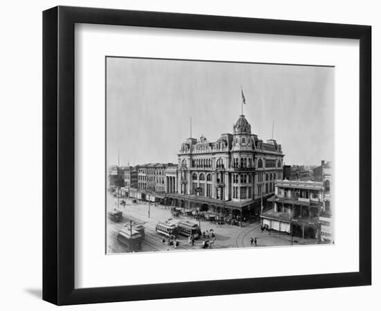 Maison Blanche-John N. Teunisson-Framed Photographic Print