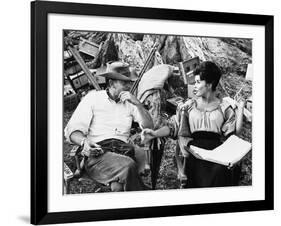 MAJOR DUNDEE, 1965 directed by SAM PECKINPAH On the set, Sam Peckinpah with Senta Berger (b/w photo-null-Framed Photo