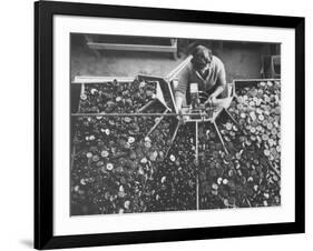 Making Yo-Yos-Robert W^ Kelley-Framed Photographic Print