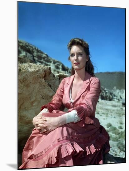 MAN OF THE WEST, 1958 directed by ANTHONY MANN Julie London (photo)-null-Mounted Photo