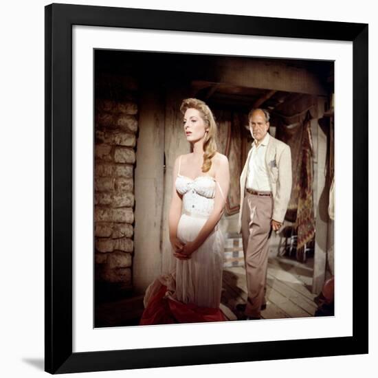 MAN OF THE WEST, 1958 directed by ANTHONY MANN On the set, Anthony Mann (director) and Julie London-null-Framed Photo