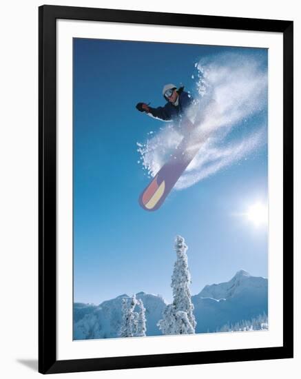 Man snowboarding on sunnny day-Henry Georgi-Framed Premium Photographic Print