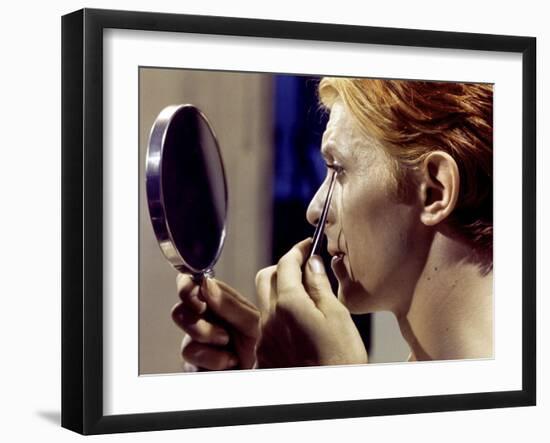 Man Who Fell to Earth, David Bowie, 1976-null-Framed Photo