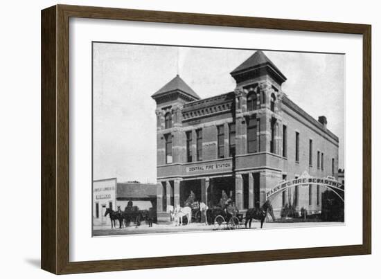 Mankato, Minnesota - Exterior View of Central Fire Station-Lantern Press-Framed Art Print