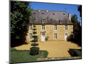 Manor House from the 17th Century, Jardins d'Eyrignac, Perigord, Aquitaine, France-Guy Thouvenin-Mounted Photographic Print