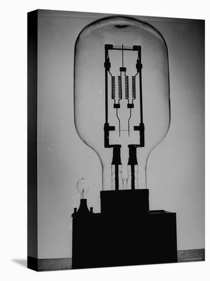 Manufacturing G. E. Giant Electric Bulb-Al Fenn-Stretched Canvas