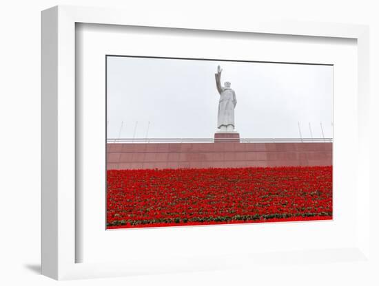 Mao Zedong Statue, Chengdu, Sichuan Province, China-Paul Souders-Framed Photographic Print